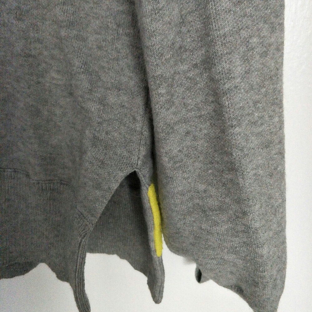 Chic Sweater - image 4